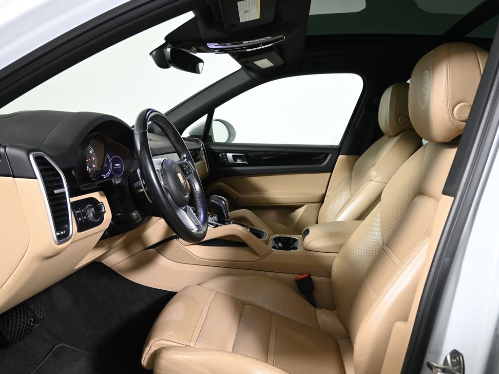 Thumbnail: 2022 Porsche Cayenne - 5