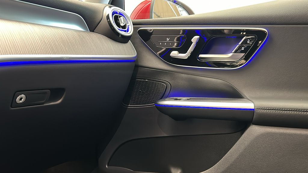 2025 Mercedes-Benz GLC 300 20