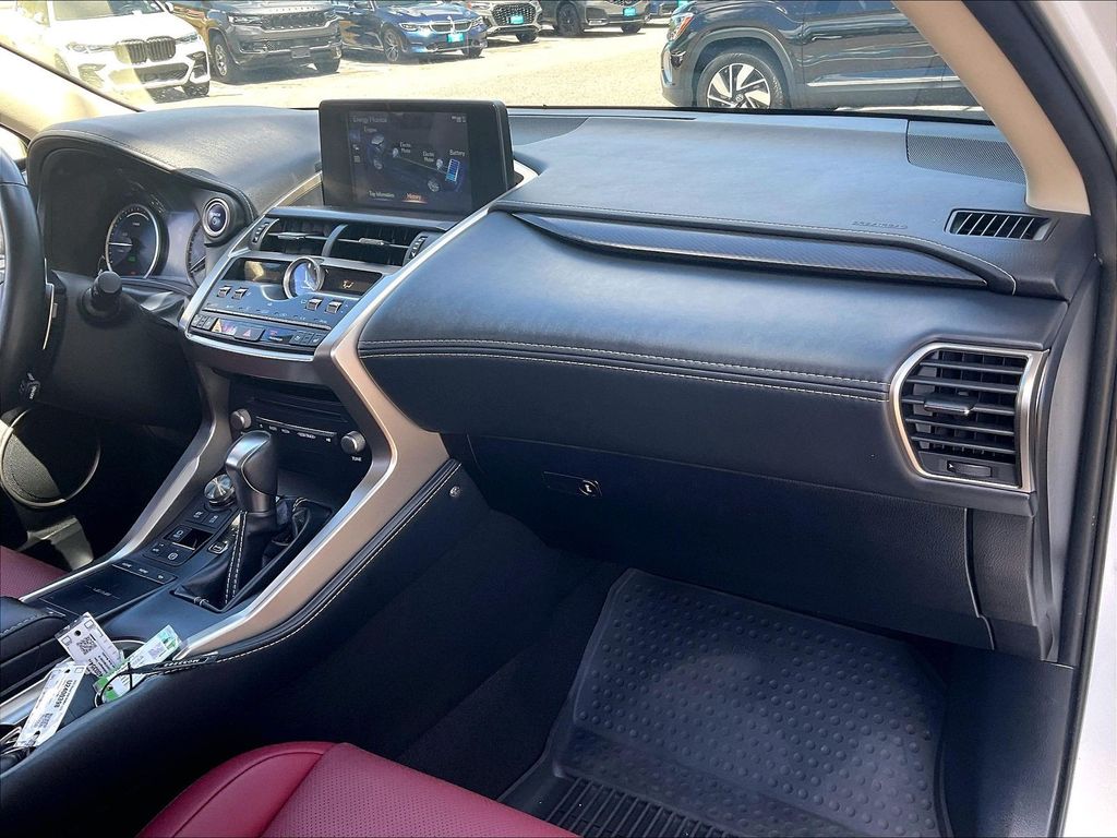 2021 Lexus NX — photo 13