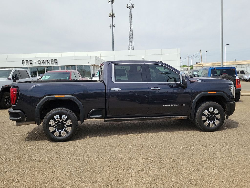 2025 GMC Sierra 2500HD Denali - 11