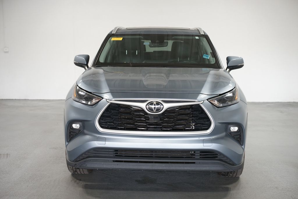 Thumbnail: 2022 Toyota Highlander - 2