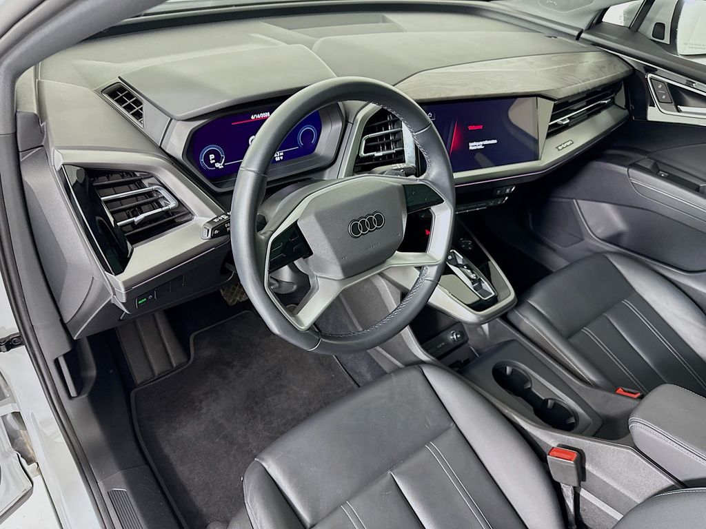 Thumbnail: 2023 Audi Q4 e-tron - 9