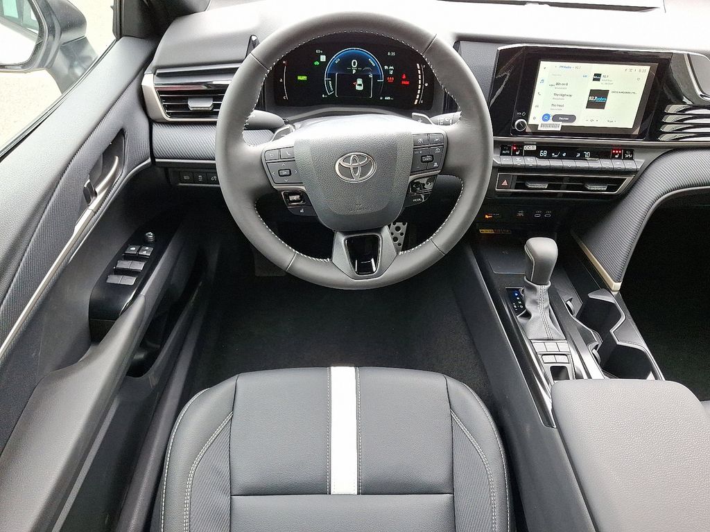 2025 Toyota Camry SE 7