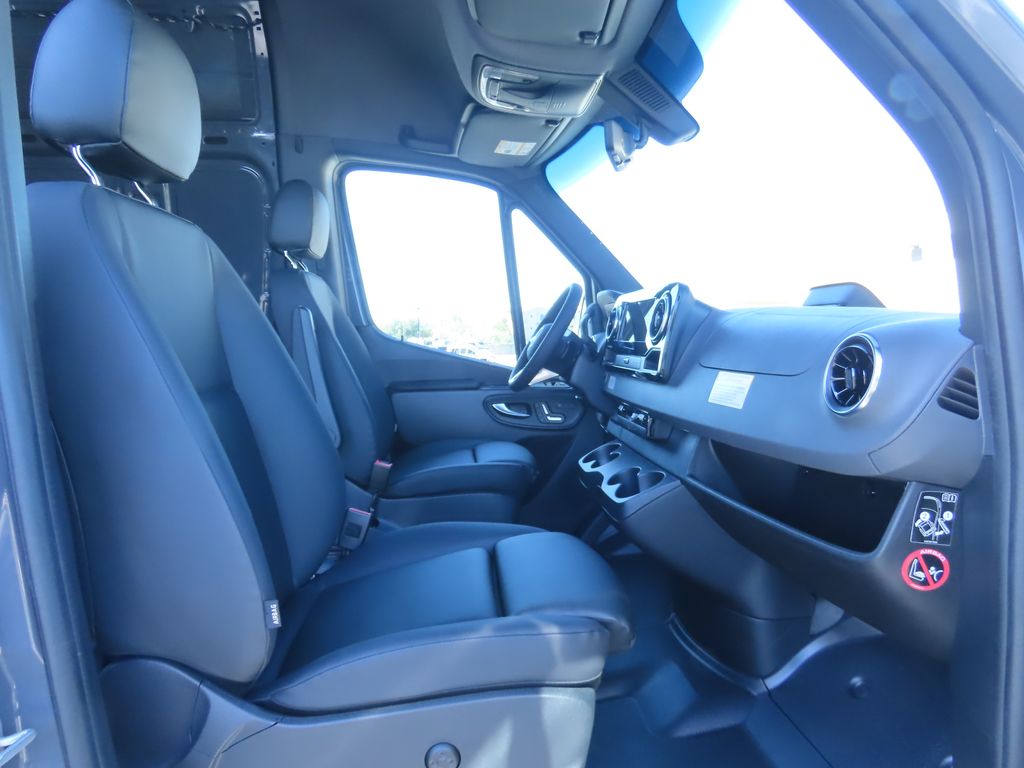 Thumbnail: 2026 Mercedes-Benz Sprinter - 21