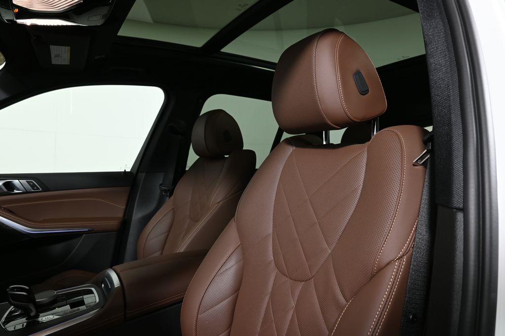 Thumbnail: 2023 BMW X5 - 16