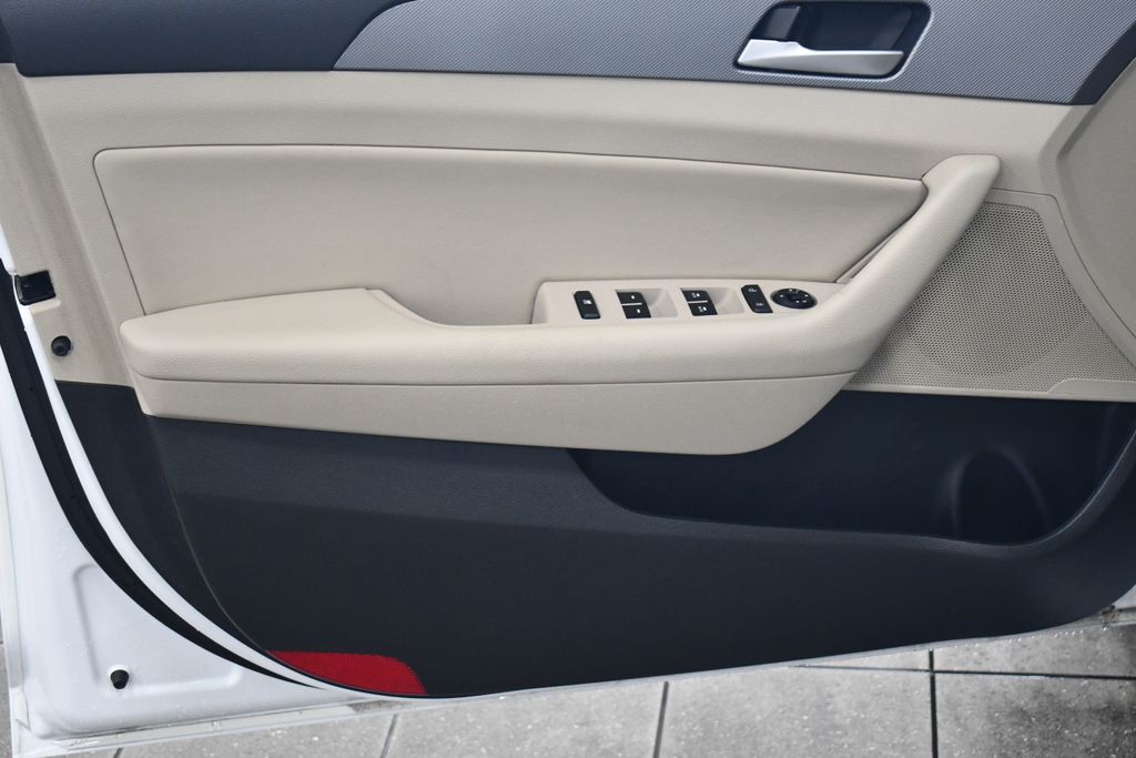 Thumbnail: 2019 Hyundai Sonata - 14