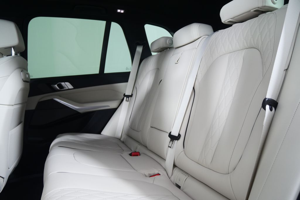 Thumbnail: 2026 BMW X5 - 16