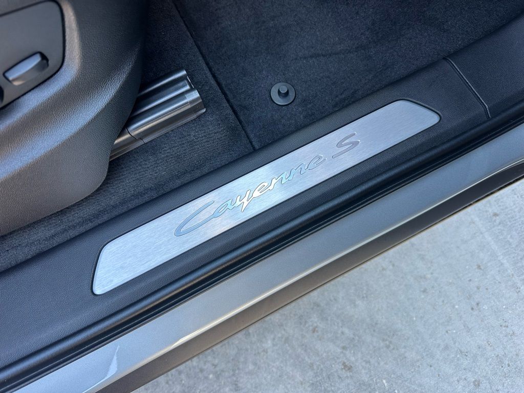 Thumbnail: 2026 Porsche Cayenne - 24