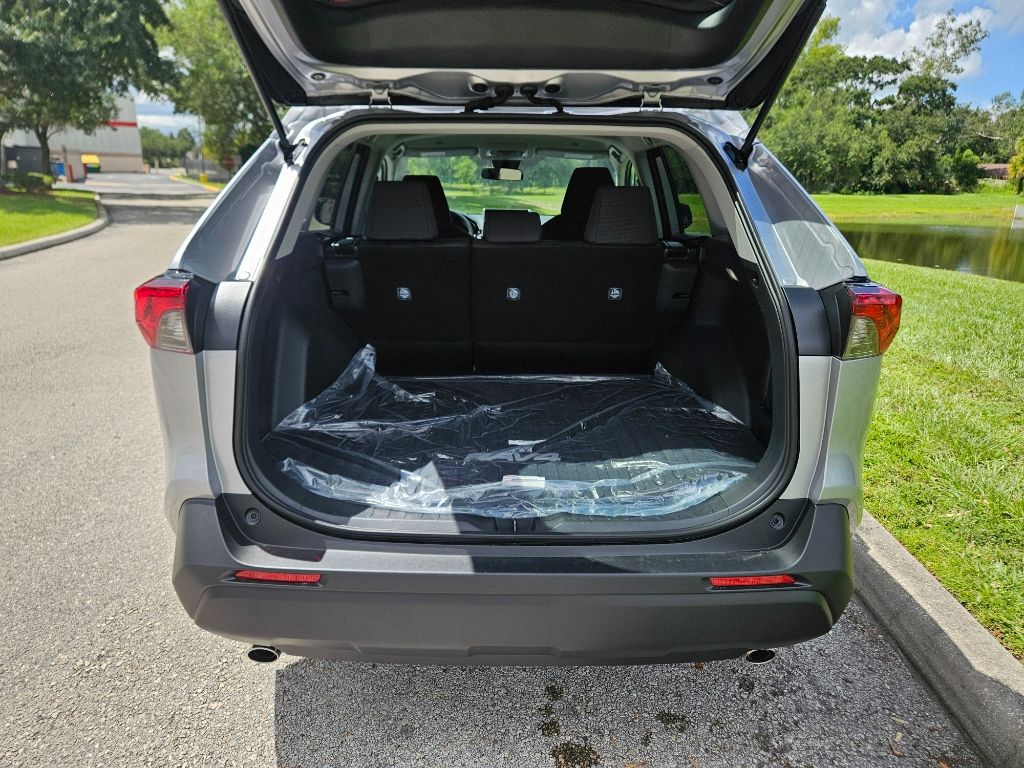 Thumbnail: 2024 Toyota RAV4 - 10