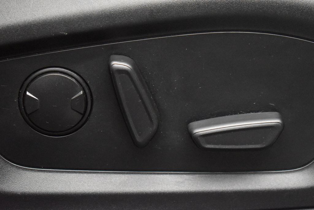 Thumbnail: 2023 Ford Explorer - 26