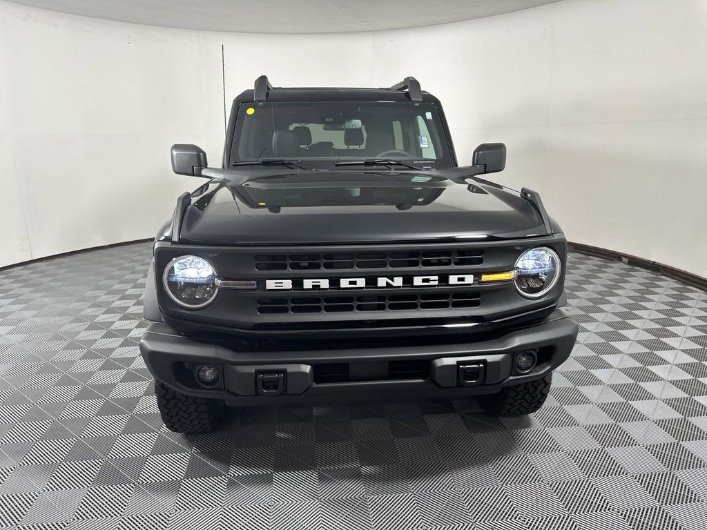 2024 Ford Bronco Black Diamond 2