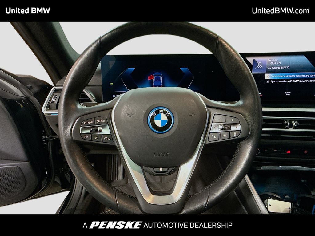 Thumbnail: 2023 BMW i4 - 6