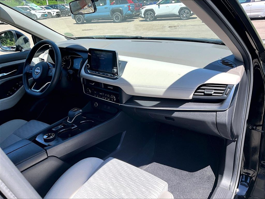 2023 Nissan Rogue — photo 14