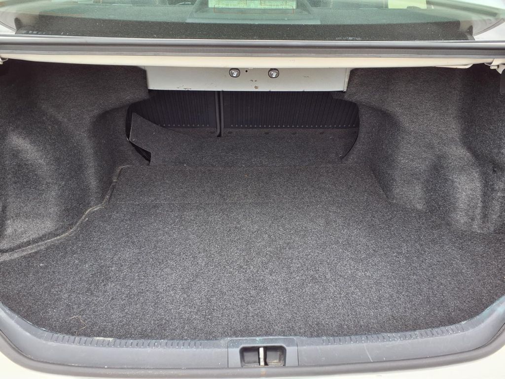 2015 Toyota Camry SE White at Gullo Toyota