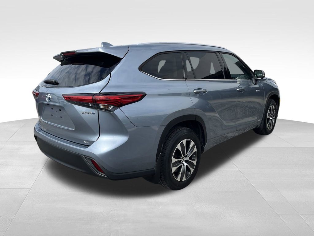 2021 Toyota Highlander Hybrid XLE 5