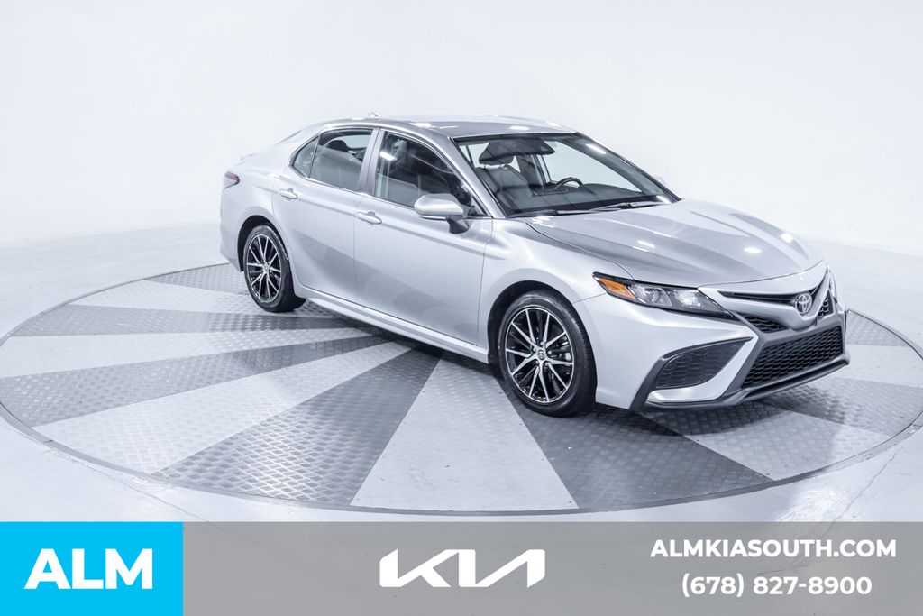 2023 Toyota Camry SE photo 13