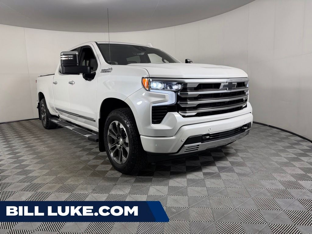 White (Iridescent Pearl Tricoat) 2023 Chevrolet Silverado 1500 Pickup Truck Four-Wheel Drive Automatic