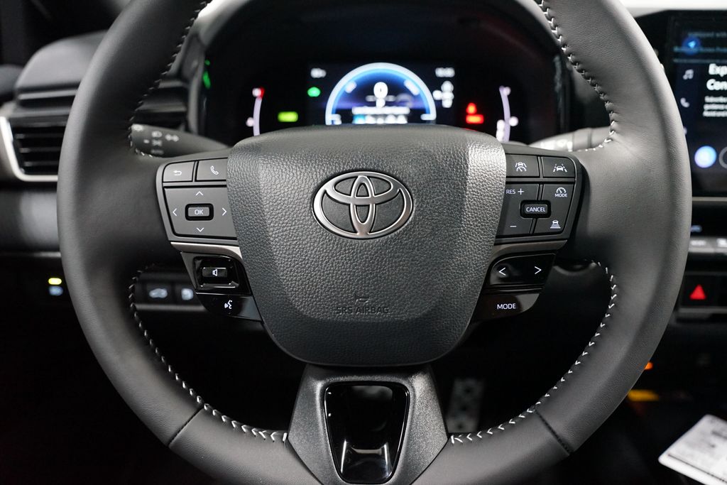 Thumbnail: 2025 Toyota Camry - 12