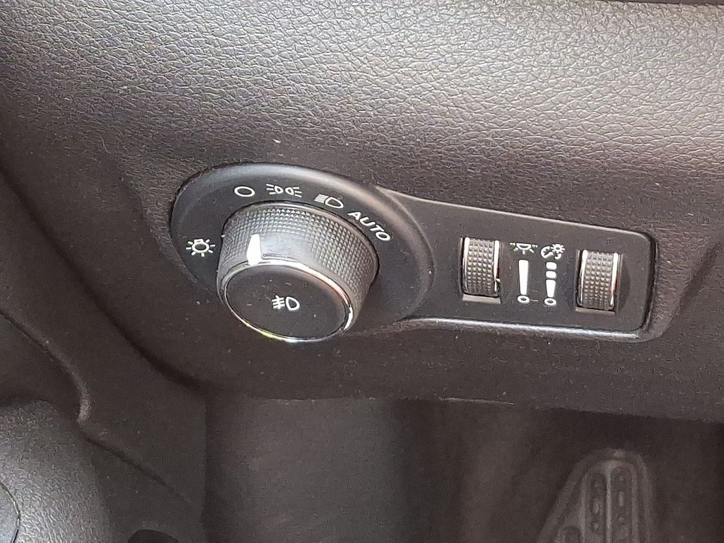 Thumbnail: 2022 Jeep Compass - 23