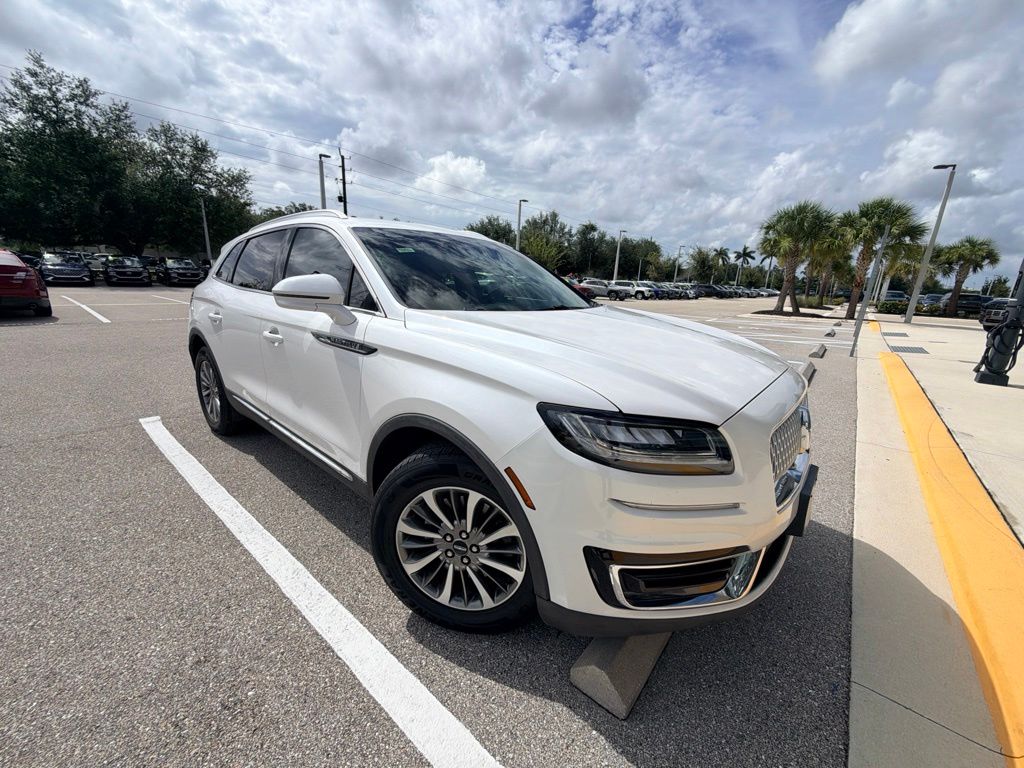White Platinum Clearcoat Metallic 2019 Lincoln Nautilus SUV / Crossover Front-Wheel Drive 8-Speed Automatic