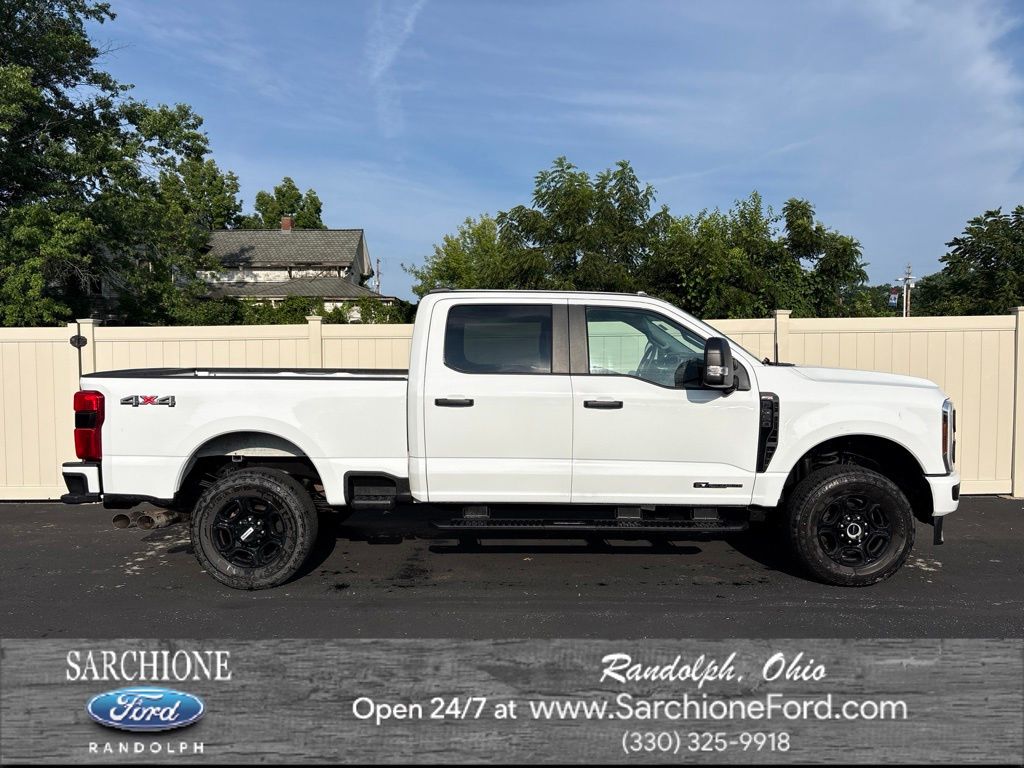 Oxford White 2024 Ford F-350 Super Duty Pickup Truck Four-Wheel Drive Automatic