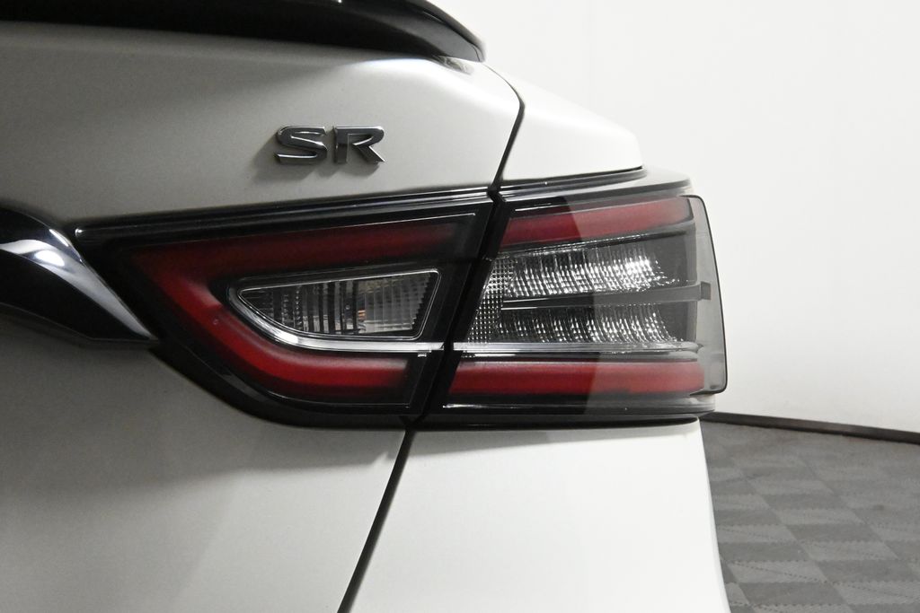 2021 Nissan Maxima SR 14
