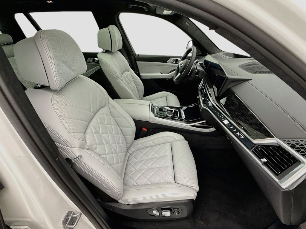 Thumbnail: 2027 BMW X7 - 19