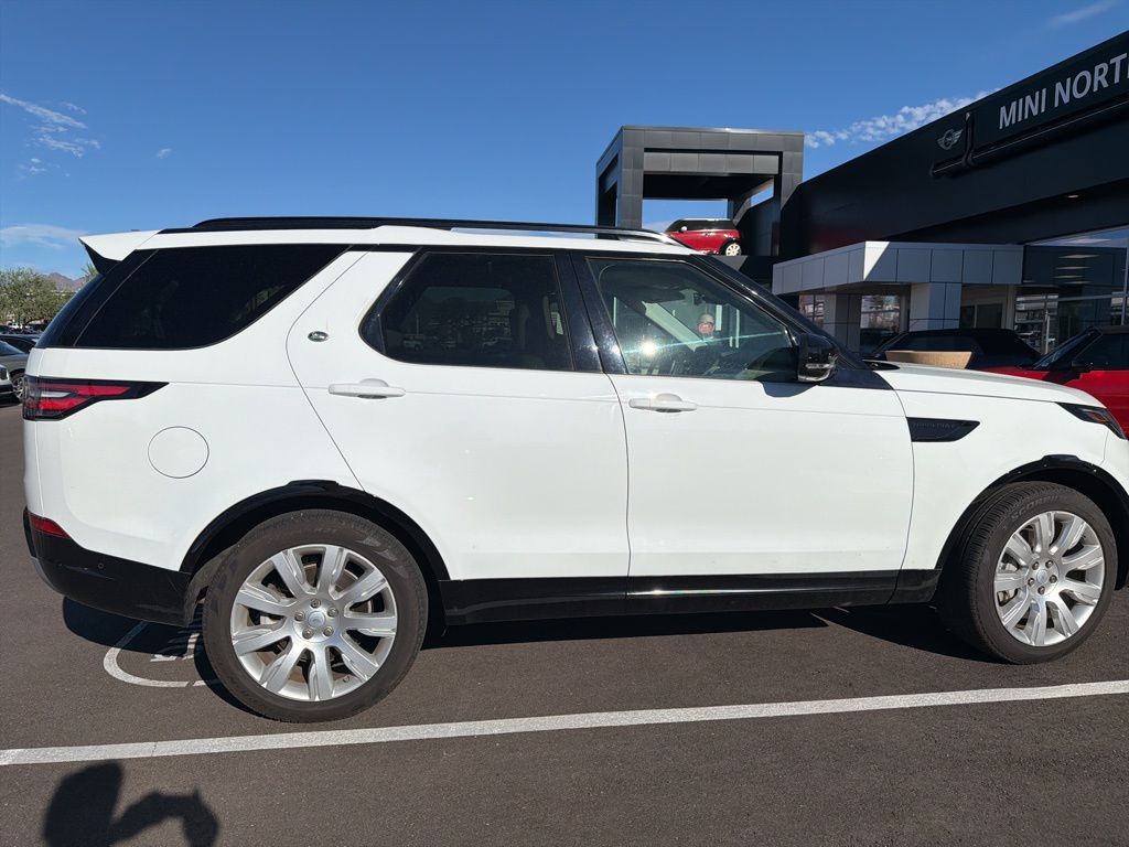 Thumbnail: 2020 Land Rover Discovery - 5