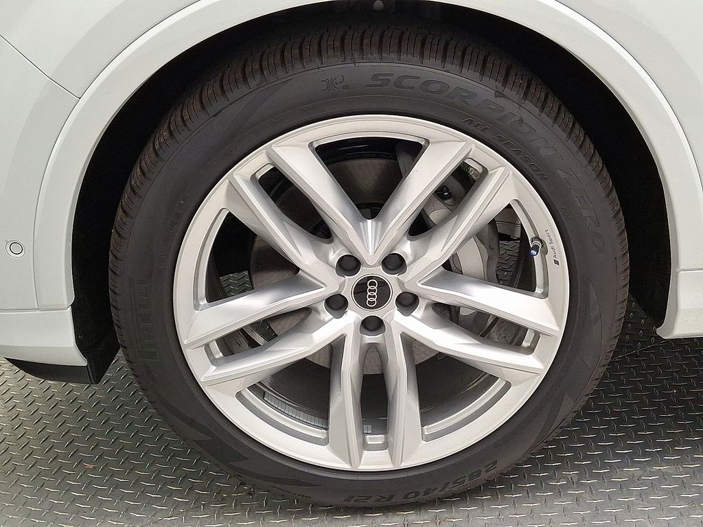 Thumbnail: 2025 Audi Q7 - 5