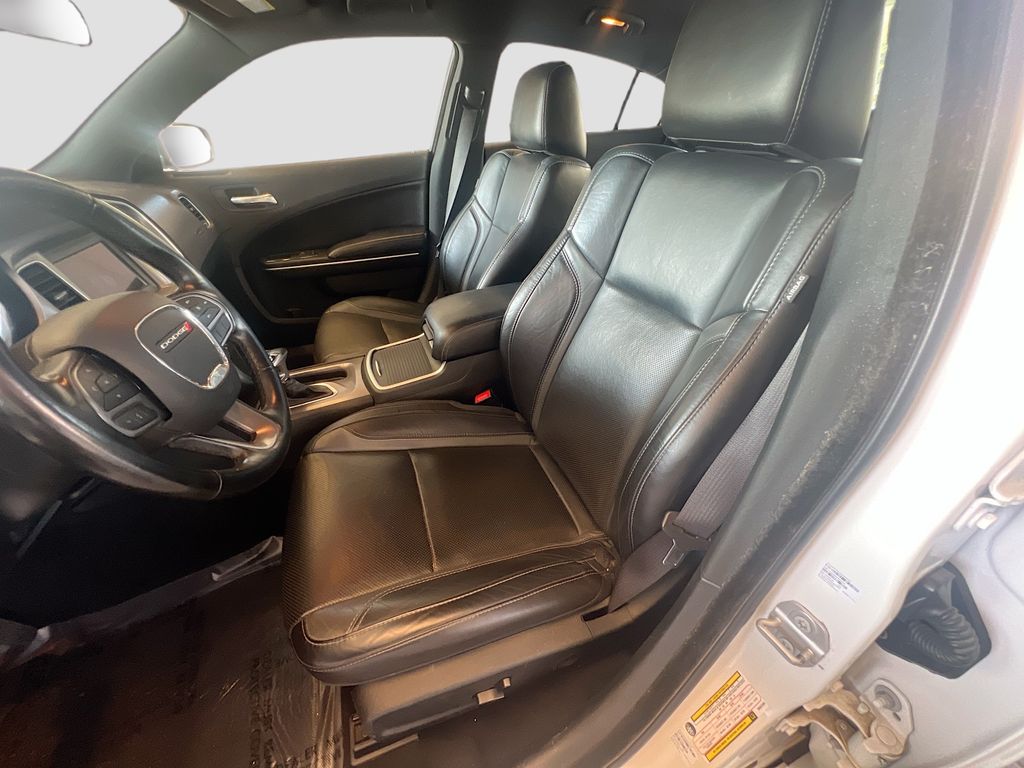 Used 2021 White Dodge SXT image 21