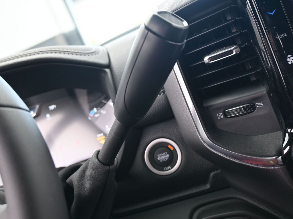 New 2026 Diamond Black Crystal Pearlcoat Ram Laramie image 32