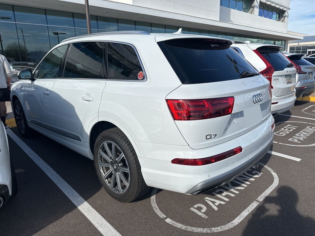 Thumbnail: 2019 Audi Q7 - 3