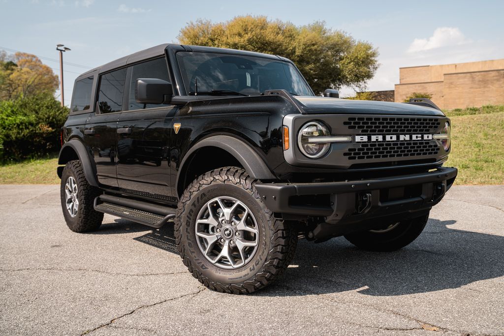 Shadow Black 2025 Ford Bronco Badlands 4-Door 4WD SUV / Crossover Four-Wheel Drive Automatic
