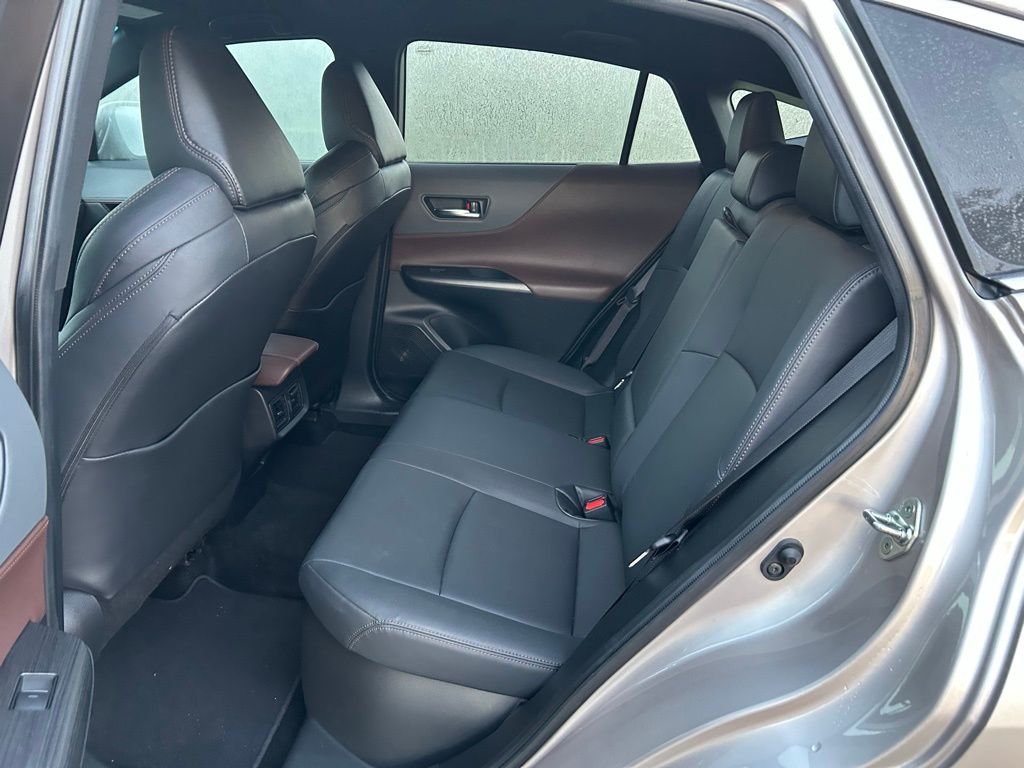 Thumbnail: 2023 Toyota Venza - 13