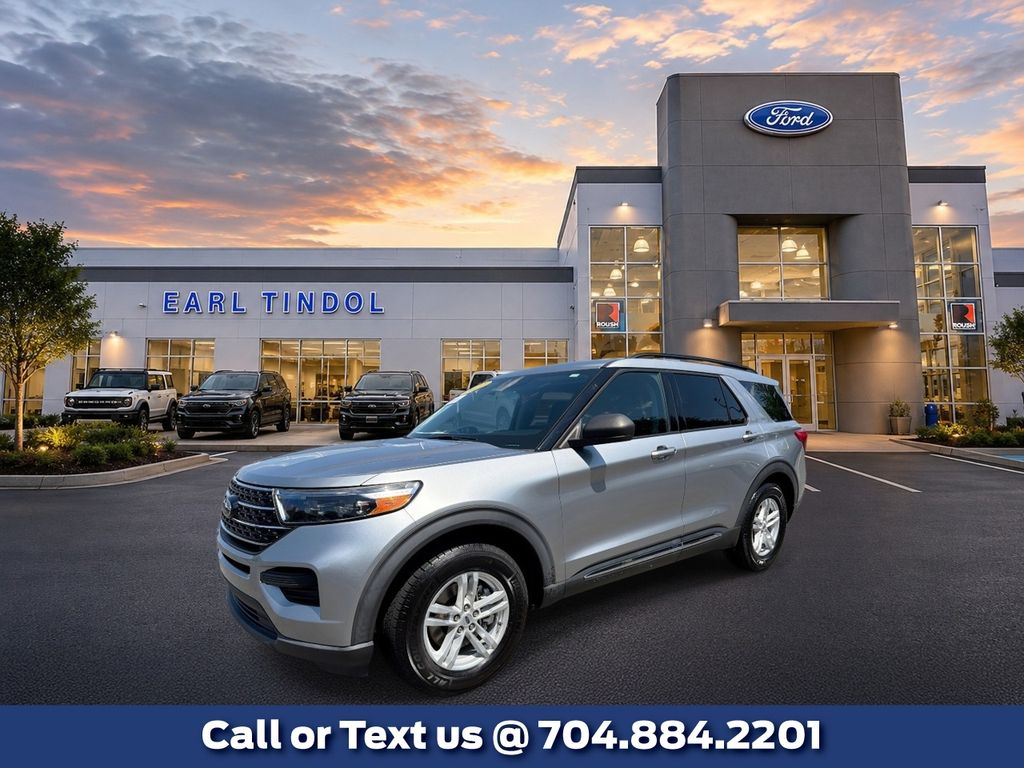 Silver Metallic 2021 Ford Explorer SUV / Crossover Rear-Wheel Drive Automatic