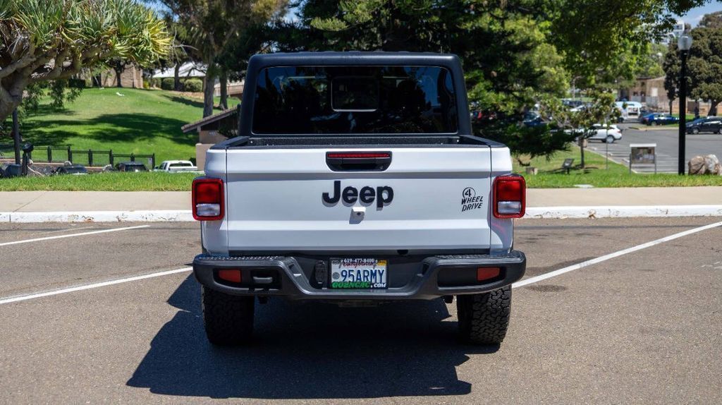 Used 2023 Jeep Gladiator Willys 4D Crew Cab