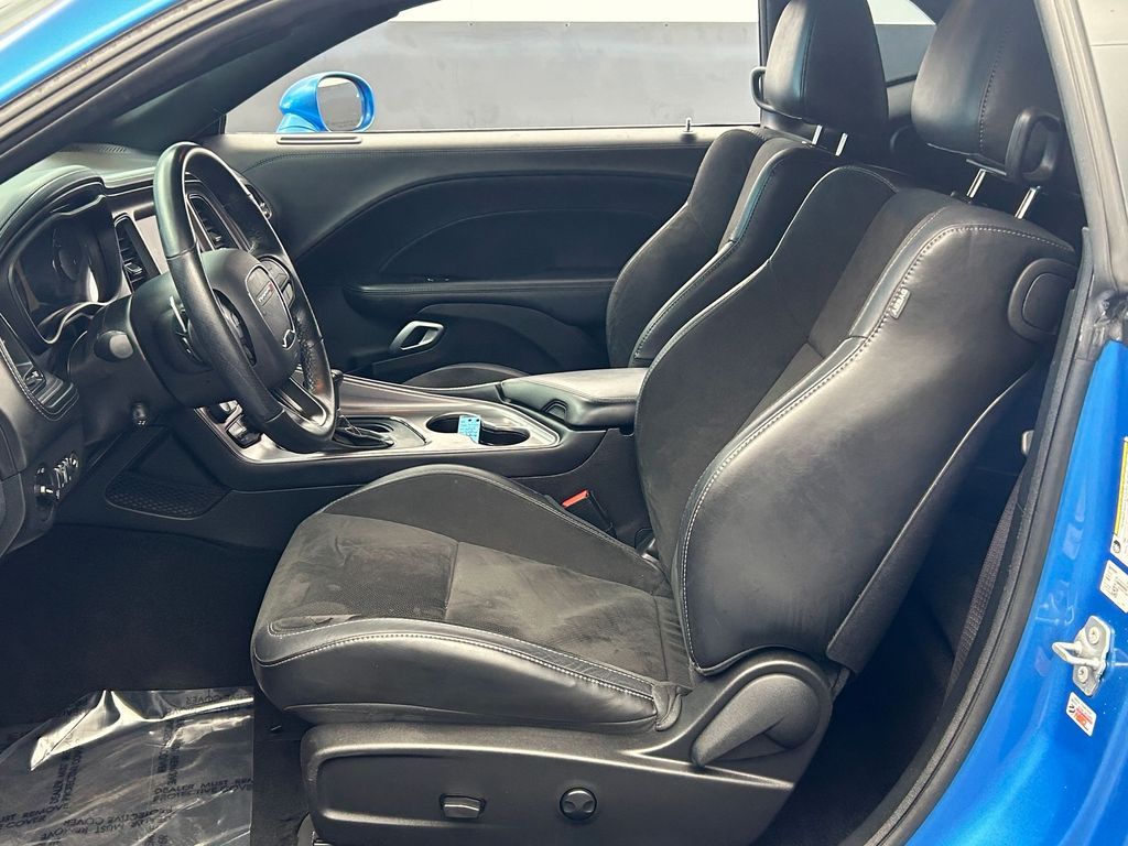 Used 2023 B5 Blue Pearlcoat Dodge R/T image 14