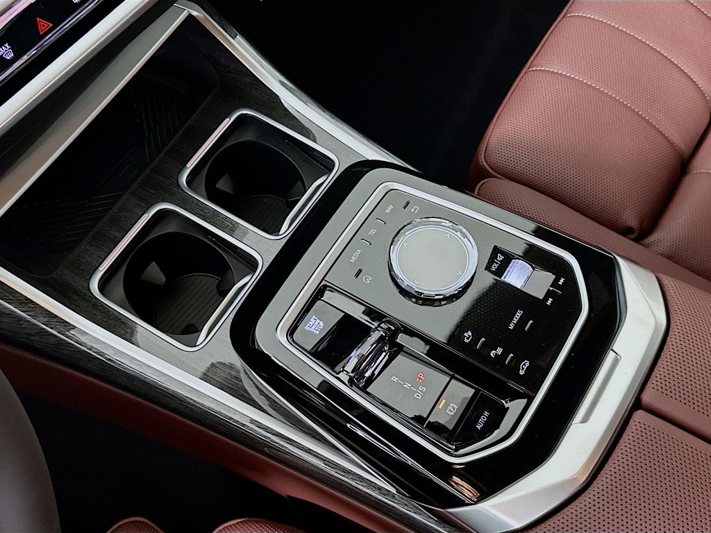 Thumbnail: 2026 BMW 7 Series - 15