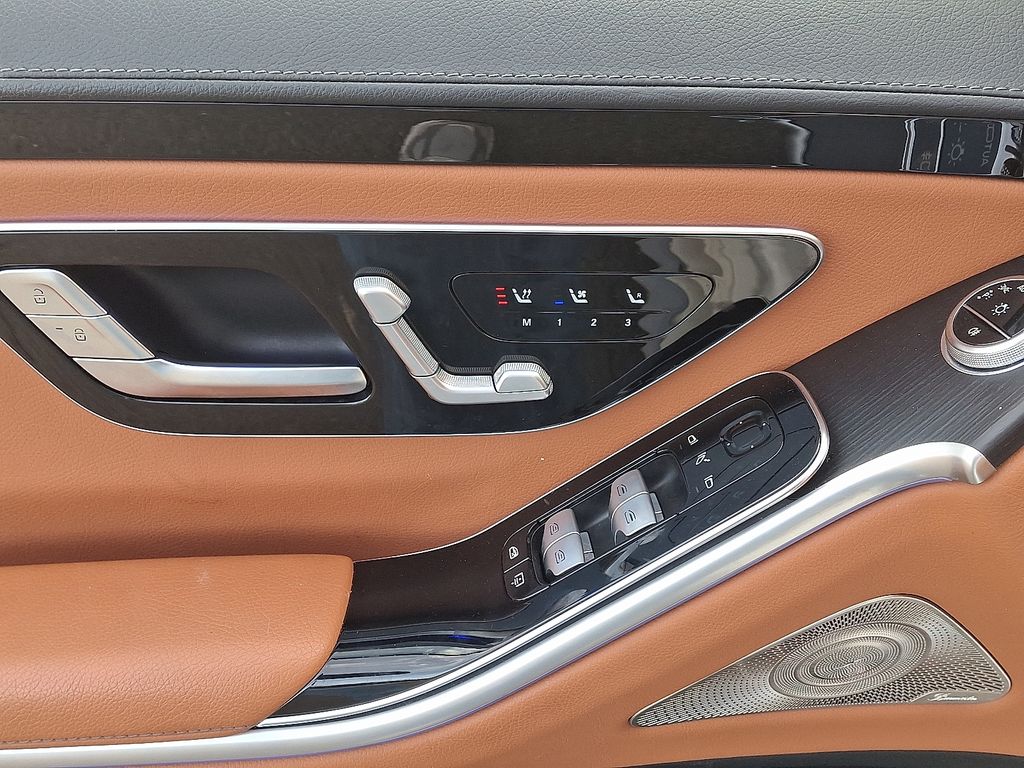Thumbnail: 2023 Mercedes-Benz S-Class - 11