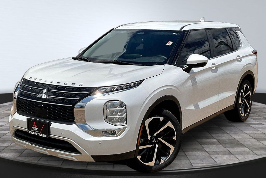 Diamond White 2023 Mitsubishi Outlander SUV / Crossover Front-Wheel Drive Continuously Variable Transmission