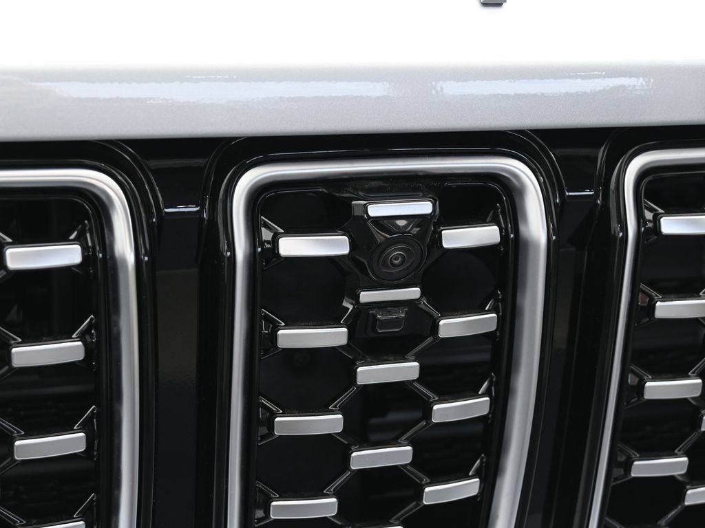 New 2025 Silver Zynith Jeep Summit image 58