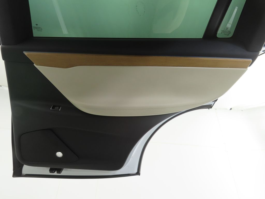 Thumbnail: 2020 Tesla Model X - 27