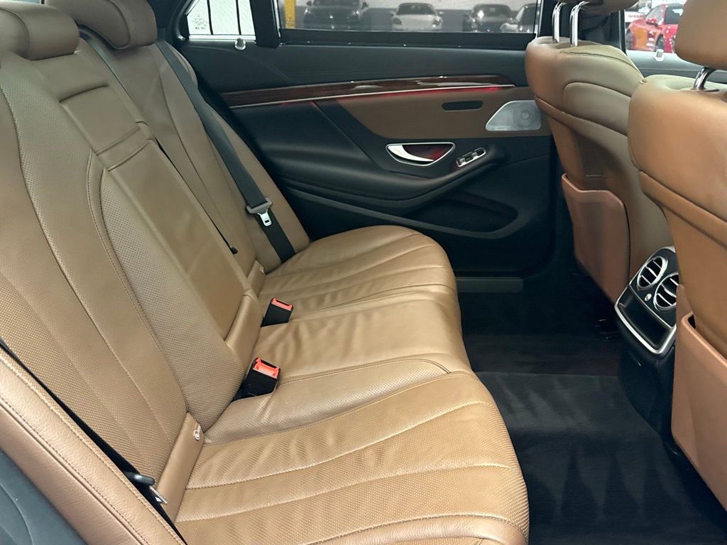 Thumbnail: 2016 Mercedes-Benz S-Class - 32