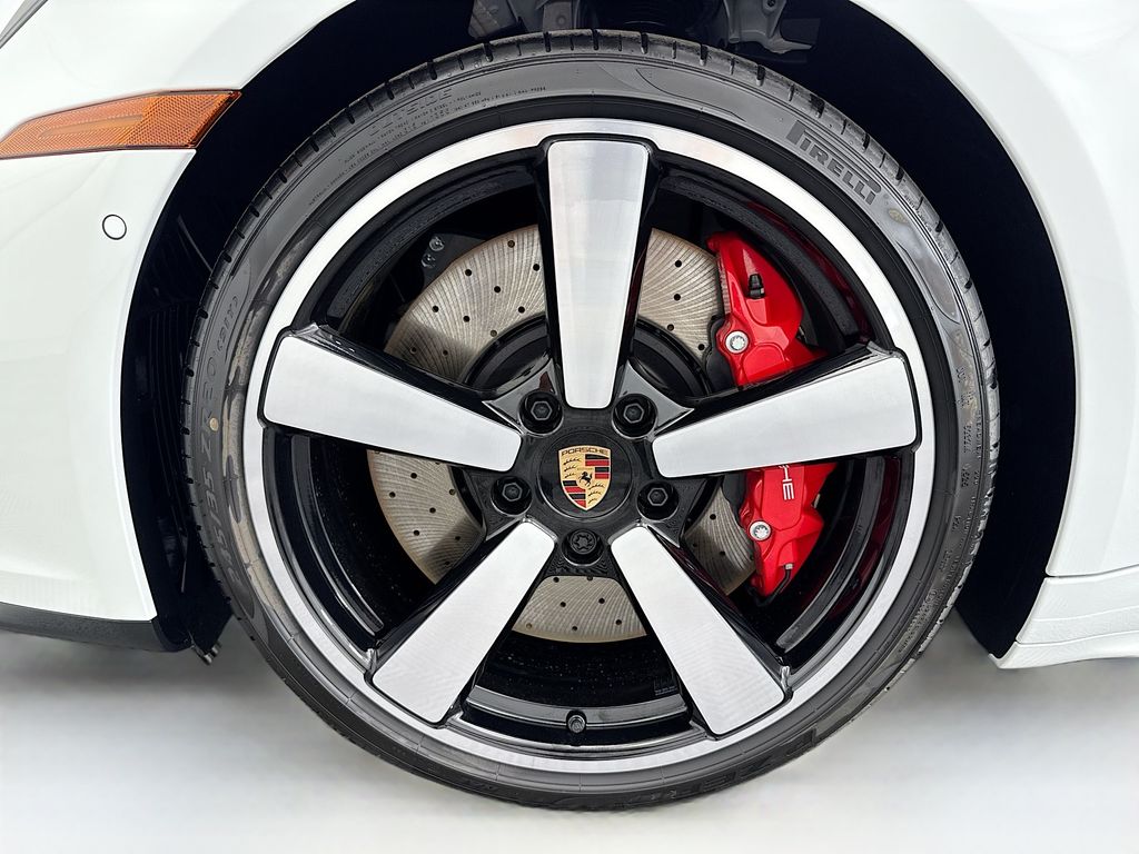 Thumbnail: 2025 Porsche 911 - 27