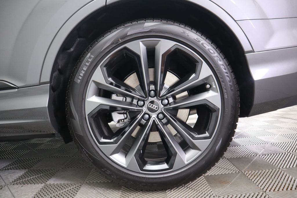 2025 Audi Q7  32