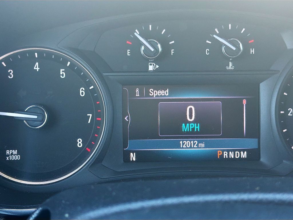 Used 2022 Red Buick Preferred image 12