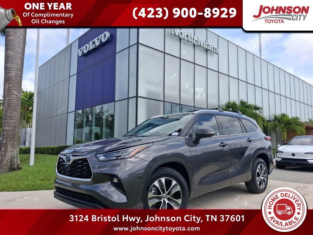 Magnetic Gray Metallic 2022 Toyota Highlander Hybrid XLE FWD SUV / Crossover Front-Wheel Drive Continuously Variable Transmission