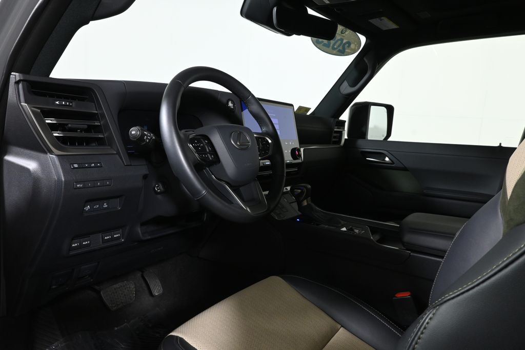 Thumbnail: 2025 Lexus GX - 15