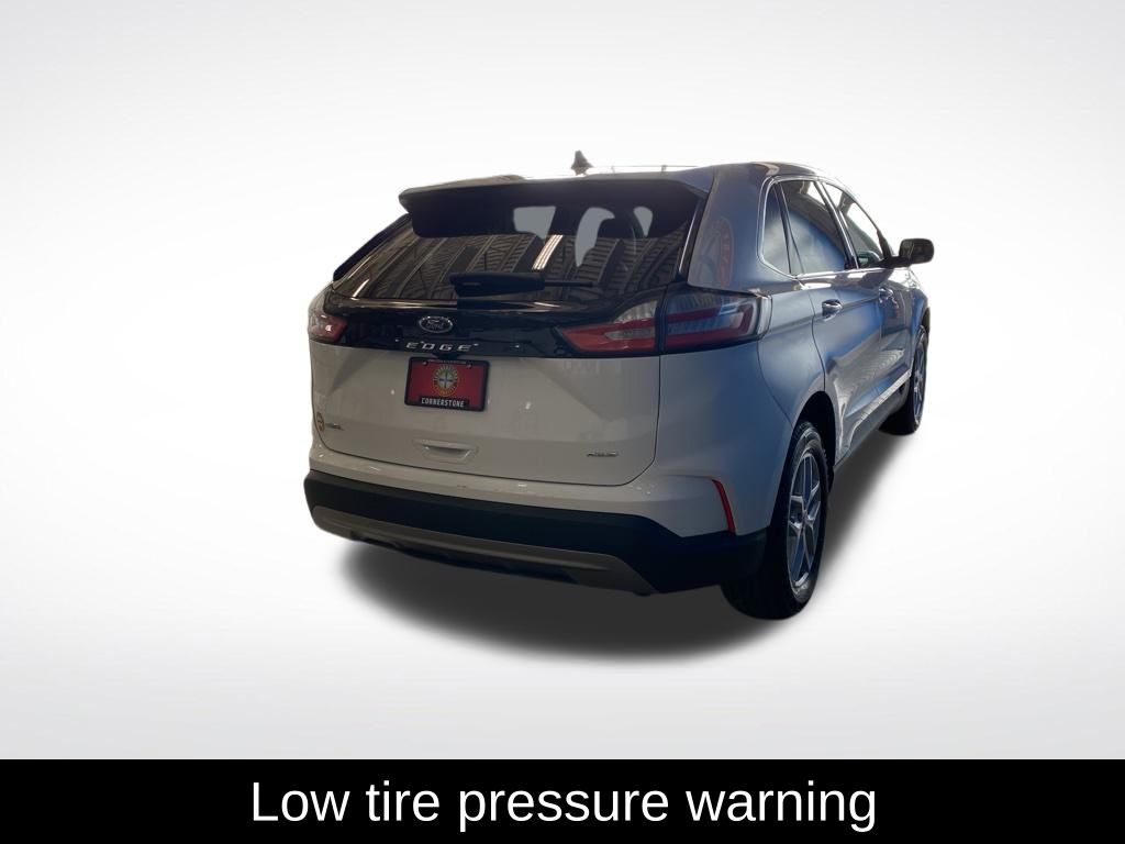 Used 2024 White Ford SEL image 17