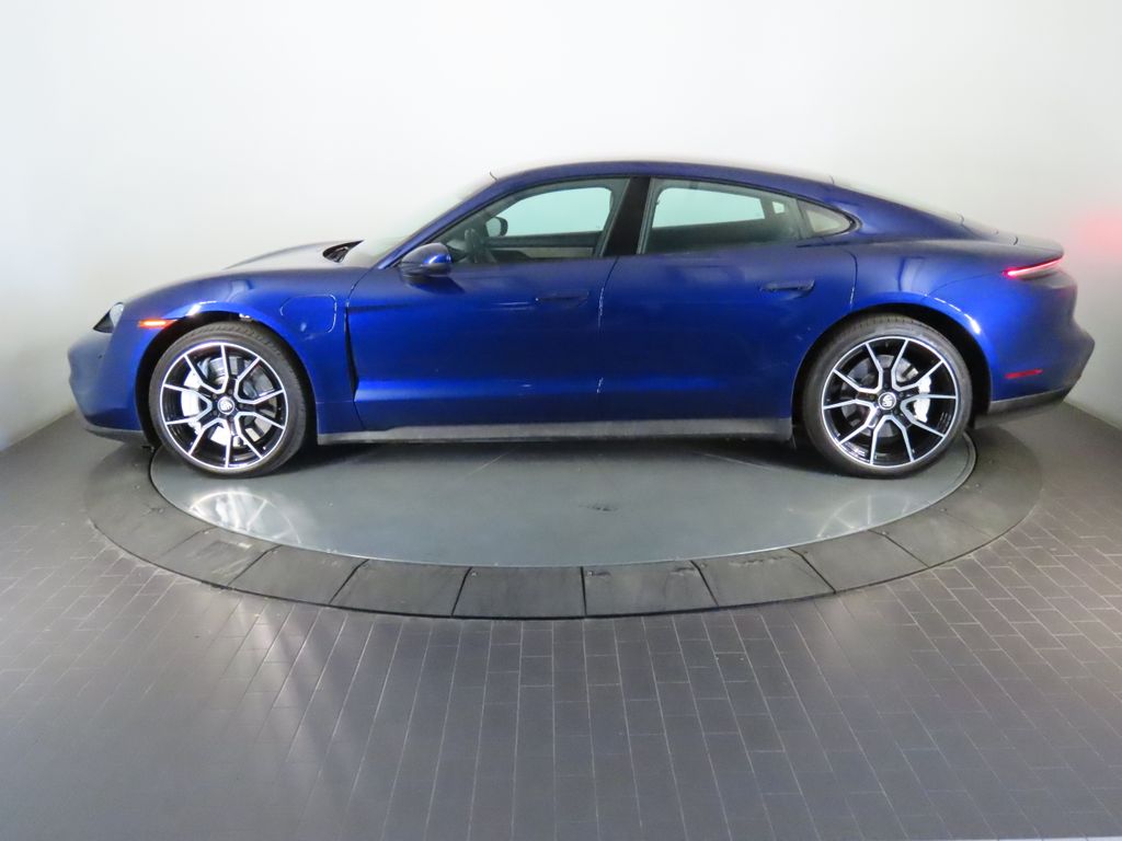 Thumbnail: 2022 Porsche Taycan - 2